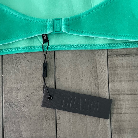 NWT Triangl Bikini top size Large - Picture 3 of 9